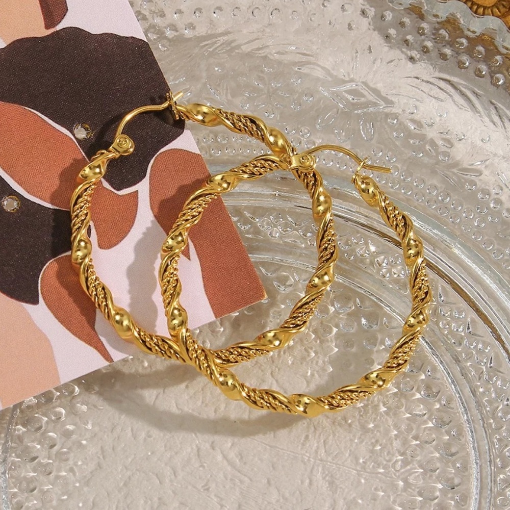 New Gold 18K Big Circle Hoop Earrings - Picture 6 of 8